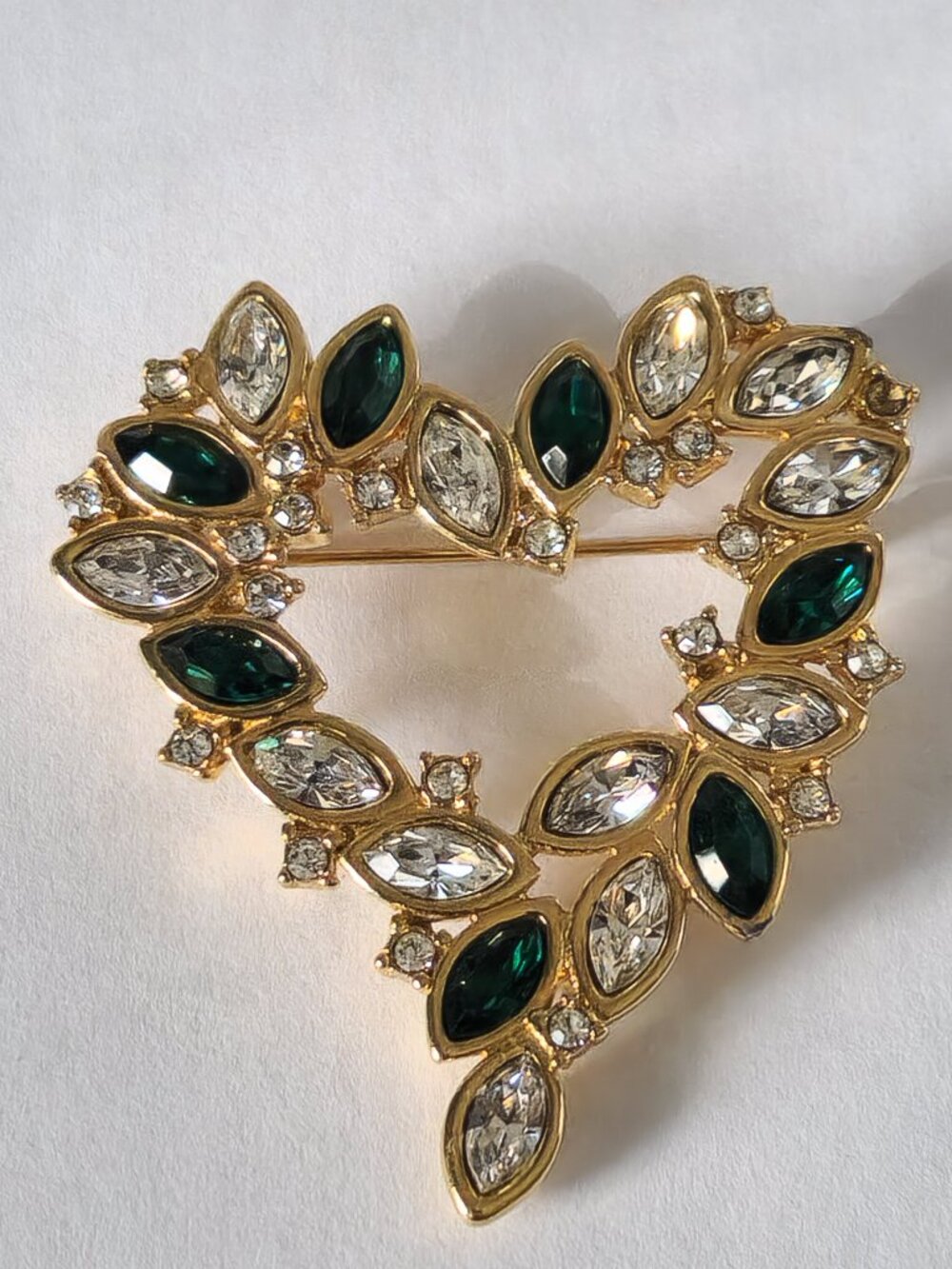 Vintage Monet Heart‎ Brooch Emerald Green & Clear Crystal Rhinestones Gold Tone